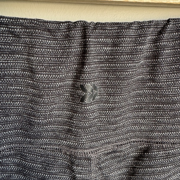 All In Motion Women's Pull On Athletic Capri‎ Yoga Leggings Charcoal Size Small - Picture 4 of 12